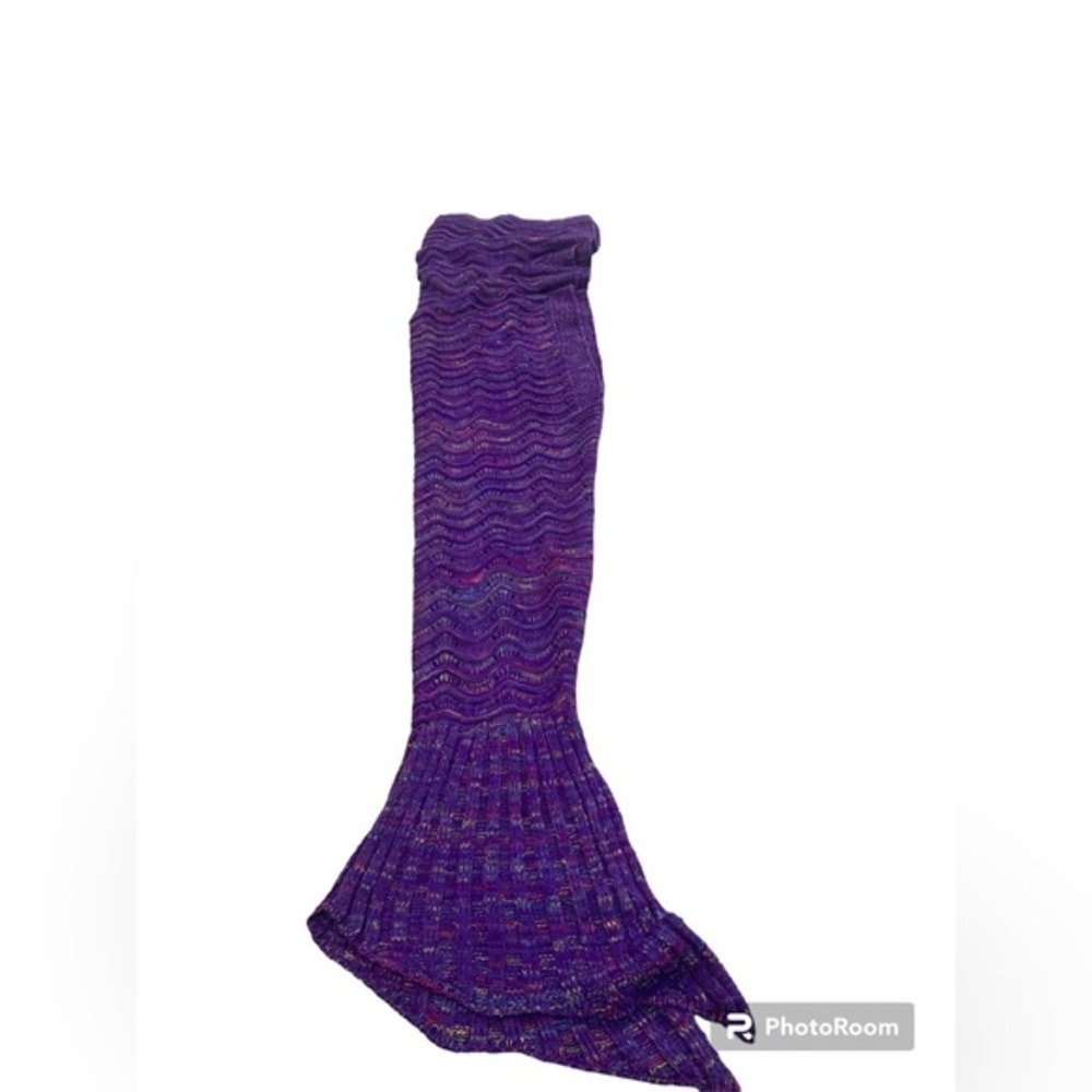 Mermaid Tail Blanket Knit Crochet NWOT Approx‎ 72” long Purple Adult or Child